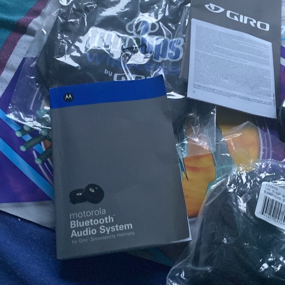 Motorola Bluetooth Audio System For Giro Snowsports Helmets - Picture 5 of 8